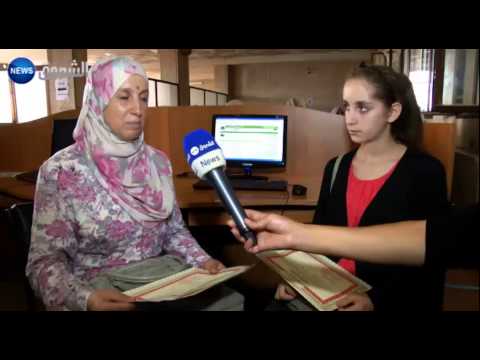 بالفيديو أم ترافق ابنتها في مقاعد الجامعة الجزائرية