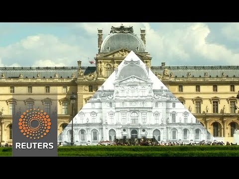 transforms louvres pyramid