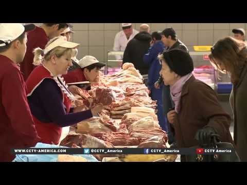 russian food prices fall despite economic downturn