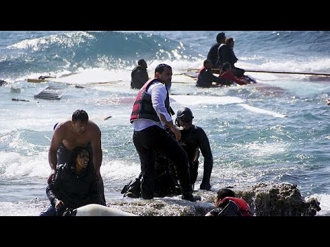 migrants drown as boat runs aground