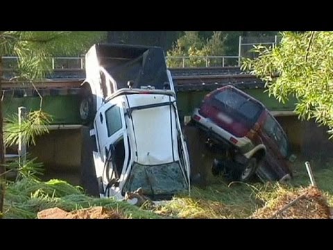 australian floods leave 5 dead