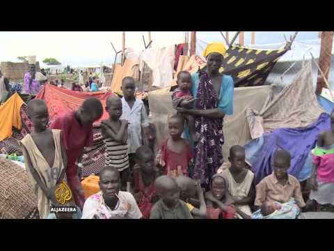 women and children flee violence in south sudan