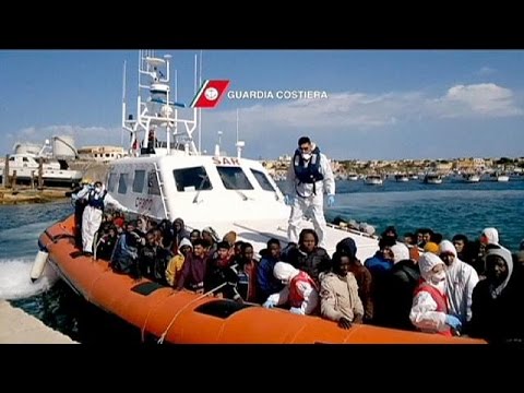 italian ships rescue 1500 migrants in 24 hours