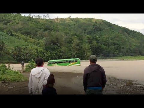 school bus driver takes risky shortcut