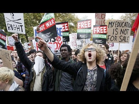 uk police and students clash during protest