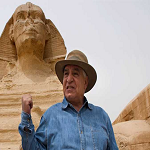 لكي ننقذ أهرامات الجيزة والمتحف المصري الكبير